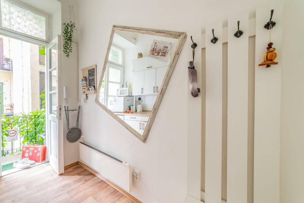 Gabi'S Central Broadway Nest @ Nagymezo Str Boedapest Buitenkant foto